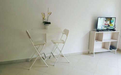 3 Bedroom, 2 Bathroom Apartment Near Rt Kamenjak