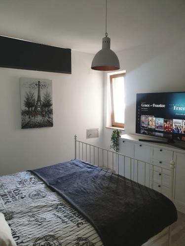 3 Bedroom, 2 Bathroom Apartment Near Rt Kamenjak