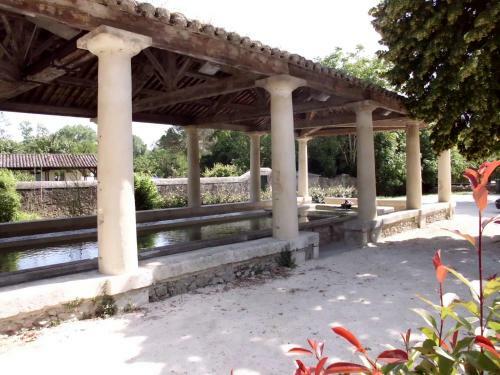 C�t� Cour, C�t� Jardin