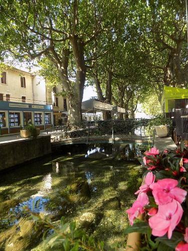 C�t� Cour, C�t� Jardin
