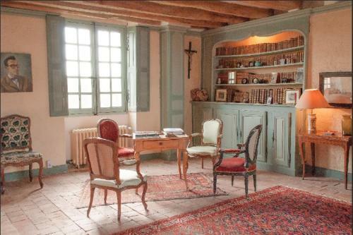 Hostal Gite Du Manoir Du Plessis- 3km de Villandry