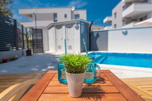 Apartamento Villa Star 3 A Centrally Located Ap. With A Pool