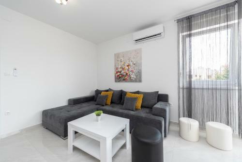 Apartamento Villa Star 3 A Centrally Located Ap. With A Pool