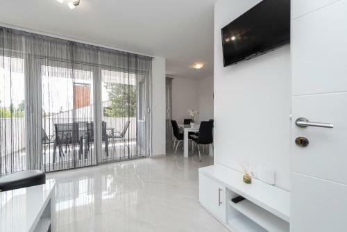 Apartamento Villa Star 3 A Centrally Located Ap. With A Pool