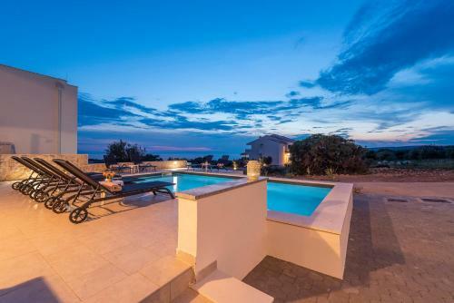 Apartamento Sunset Mood 2 Modern Sea View Ap With A Pool