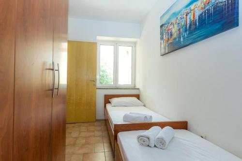 Apartments With A Parking Space Novalja, Pag - 17171