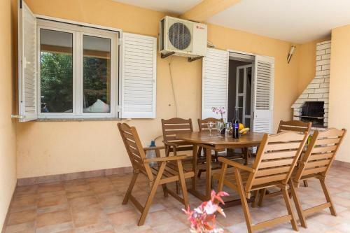 Apartments With A Parking Space Novalja, Pag - 17171