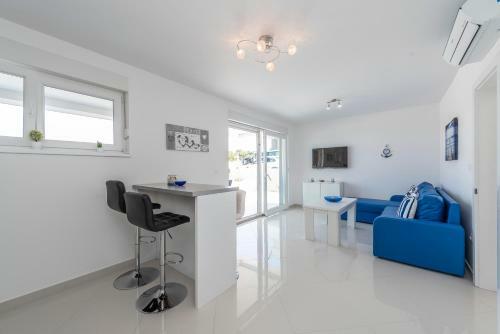 Apartamento Dino Modern & Luxury Ap With A Pool For 6