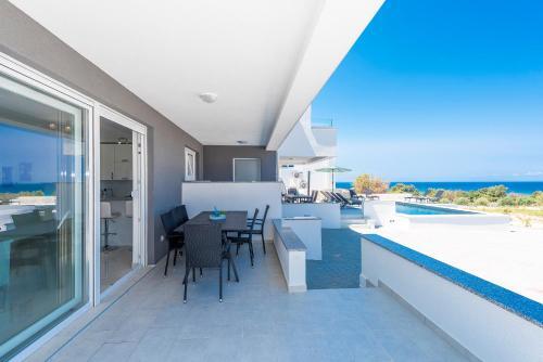 Apartamento Dino Modern & Luxury Ap With A Pool For 6