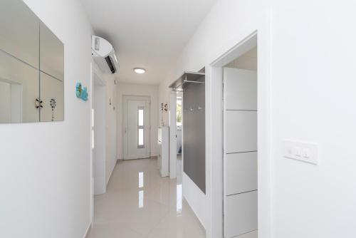 Apartamento Dino Modern & Luxury Ap With A Pool For 6