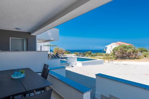 Apartamento Dino Modern & Luxury Ap With A Pool For 6