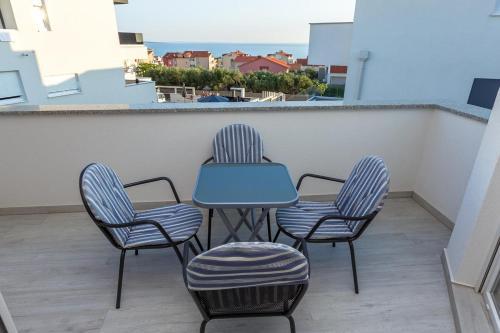 Apartments With A Parking Space Novalja, Pag - 17215