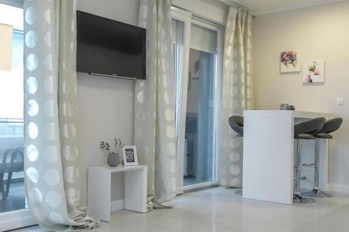 Apartments With A Parking Space Novalja, Pag - 17215