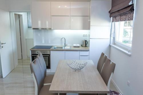 Apartments With A Parking Space Novalja, Pag - 17215