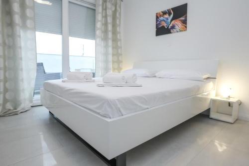 Apartments With A Parking Space Novalja, Pag - 17215