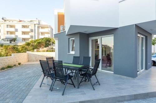 Apartments With A Parking Space Novalja, Pag - 17215