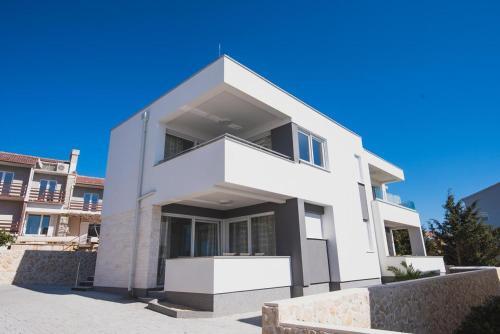 Apartments With A Parking Space Novalja, Pag - 17215