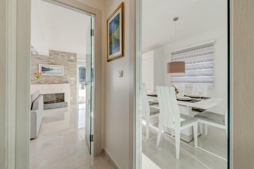 Joy 1 Apartment