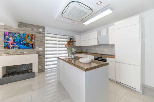 Joy 1 Apartment