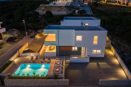 Sanda Luxury Apartment With Pool