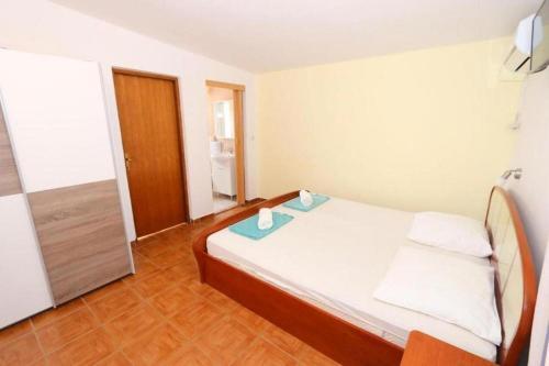 Apartments With A Parking Space Stara Novalja, Pag - 18860