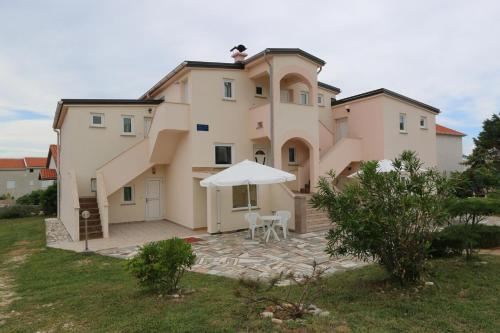 Apartments With A Parking Space Stara Novalja, Pag - 18860