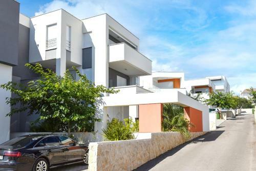 Fantasy View Villa