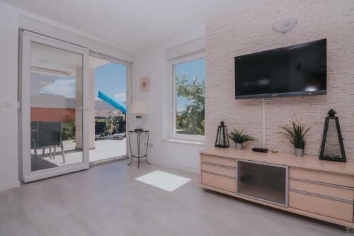 Fantasy View Villa