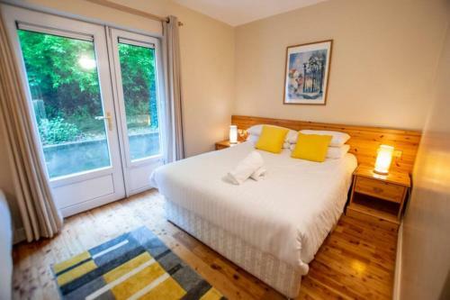 Apartamento The Killary At The Harbour Mills By Shortstays