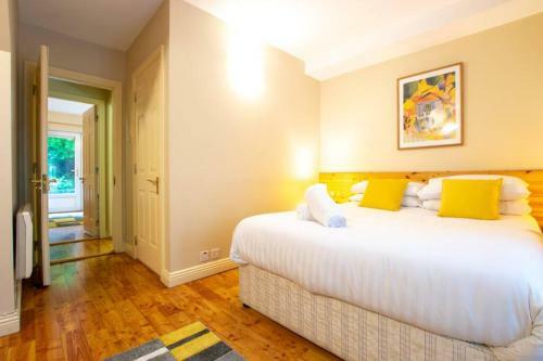 Apartamento The Killary At The Harbour Mills By Shortstays