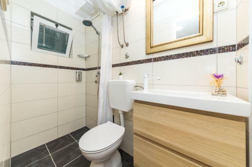 B&r, Beach Studio Apartment