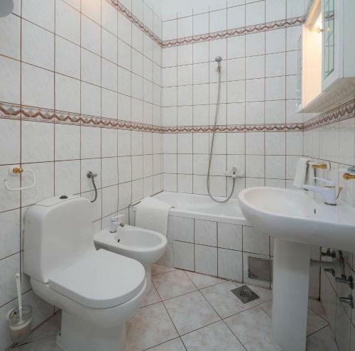 Sunrise Beach Apartments