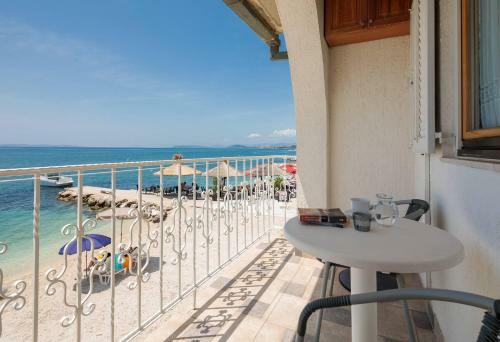 Sunrise Beach Apartments