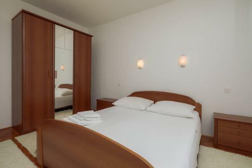 Sunrise Beach Apartments