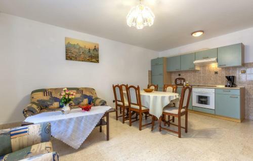 Top Split Region Apartments