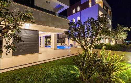 Nice Apartment In Podstrana With Outdoor Swimming Pool