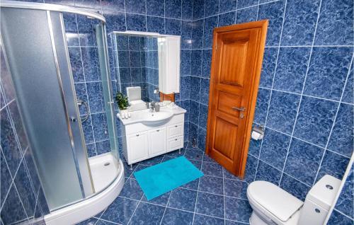 Beautiful Apartment In Podstrana With 2 Bedrooms