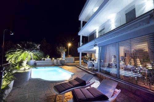 Villa Berfami - 3 Private Pools, Spa, Sea View