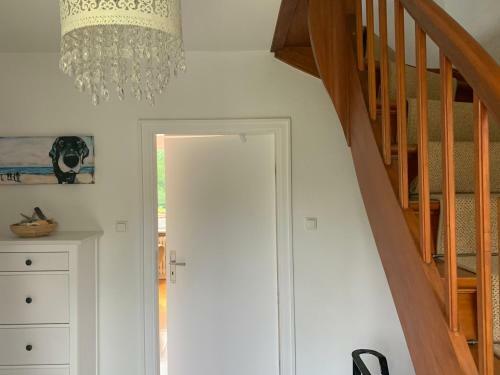 Charmante Doppelhaush�lfte Am Schwanensee In Pl�n