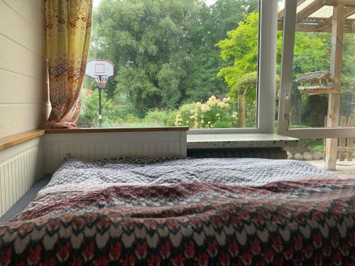 Charmante Doppelhaush�lfte Am Schwanensee In Pl�n