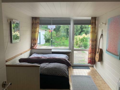 Charmante Doppelhaush�lfte Am Schwanensee In Pl�n