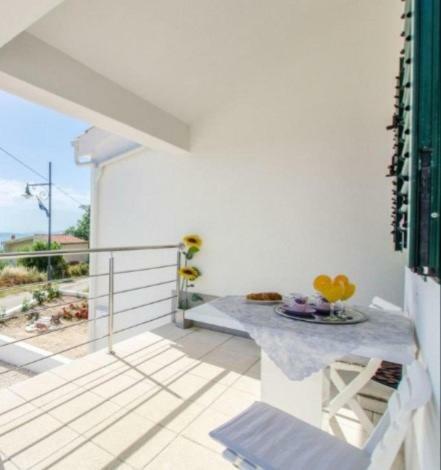 Holiday House Summer Rose, Near Split With Private Pool