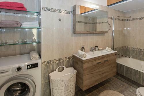 Apartamento Thano's Stylish Flat Just 150m To The Beach