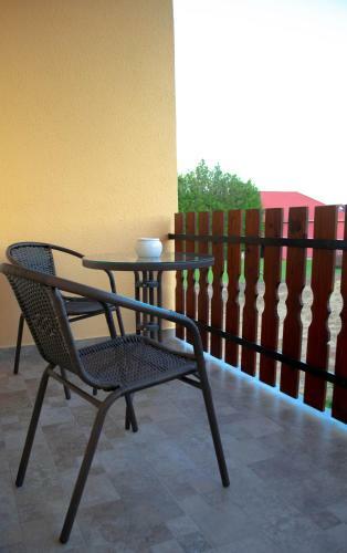 Hostal M�nika Vend�gh�z