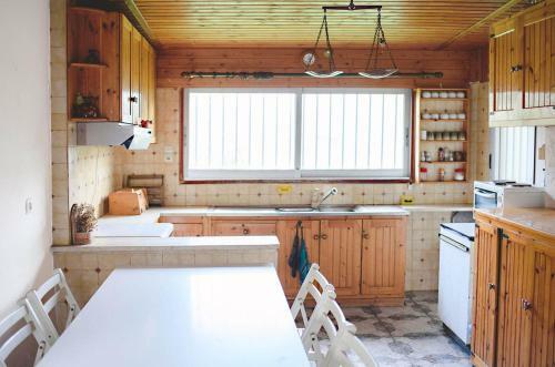 Entire House With Garden, 70m From The Beach.