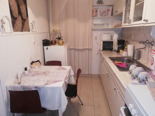 Heni Apartman