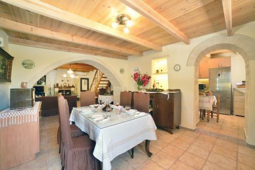 Raphael Evangellos Villa