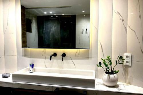 Apartamento Smart Suite 10min By Car From Old Town