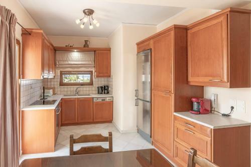 The Maisonette: Five Min From The Beach With View
