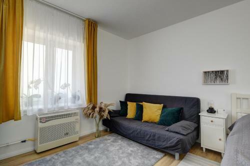 Vir�gos Vend�gh�z A Dunakanyarban, Priv�t Kerttel